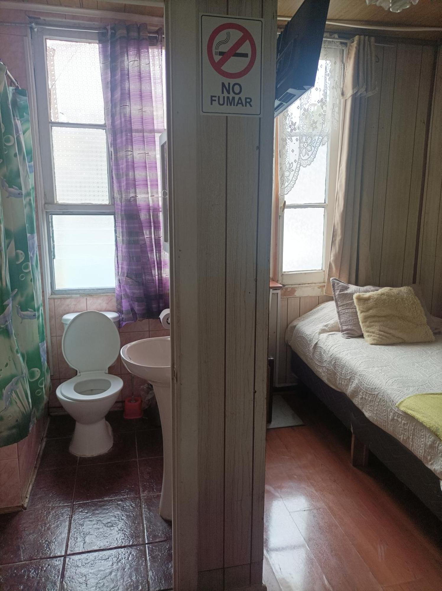 Alojamiento Familiar Rey Bed & Breakfast Punta Arenas Exterior photo